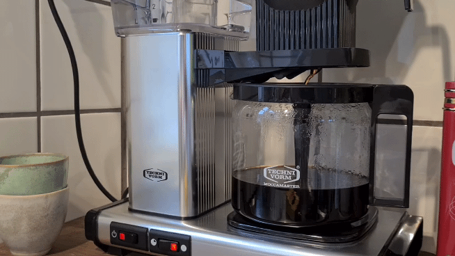GIF of brewing with Moccamaster KBG962
