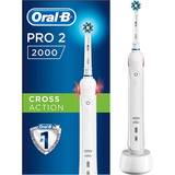 Battery Electric Toothbrushes & Irrigators Oral-B Pro 2 2000N CrossAction