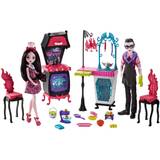 Monster High Dolls & Doll Houses Monster High Family Vampire Kitchen Playset & 2-Pack Dolls