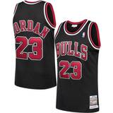 Mitchell & Ness Authentic Jersey Chicago Bulls Alternate 1997-98 Michael Jordan