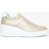 Fly London Trainers Fly London Dito Gold Leather Wedge Trainers 37, Colour: Gold Met