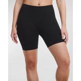Chantelle Trousers & Shorts Chantelle Smooth Comfort Mid Thigh Shaper Shorts