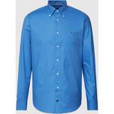 Tommy Hilfiger Men Dresses Tommy Hilfiger Regular Fit Business-Hemd mit Logo-Stitching in Royalblau, Größe