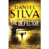 The Defector (Paperback, 2010)