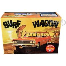 Amt Skill 2 Model Kit 1965 Chevrolet Chevelle "Surf Wagon" with Two Surf Boards 4 in 1 Kit 1/25 Scale Model