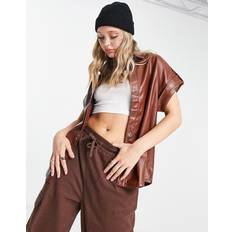 Noisy May short sleeve leather look shirt in chocolate