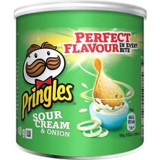 Snacks Pringles Sour Cream Onion Crisps 40g Ref N003626 Pack