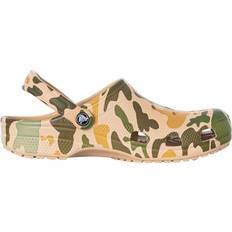 Rubber Outdoor Slippers Crocs Classic Printed Camo Clog - Chai/Tan