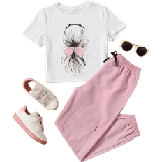 Shein Kid's EVRYDAY Girls 1pc Figure Graphic Tee with 1pc Cargo Pants