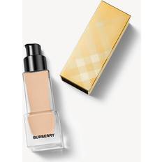 Burberry Foundations Burberry Ultimate Glow Foundation 30 Light Neutral