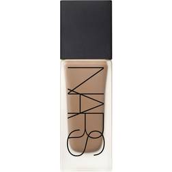 NARS All Day Luminous Weightless Foundation Macao