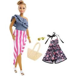 Barbie Fashionistas 102 Doll & Fashions Curvy FRY82