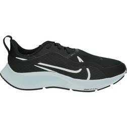 Nike Air Zoom Pegasus 37 Shield W - Black/Dark Smoke Grey/Obsidian Mist/Aurora Green