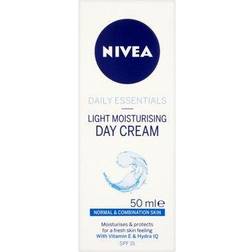 Nivea Daily Essentials Light Moisturising Day Cream SPF15 50ml