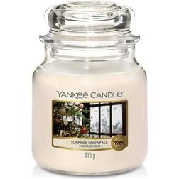 Yankee Candle Surprise Snowfall Medium Scented Candle