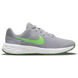 Nike Revolution 6 GS - Light Smoke Grey/Dark Smoke Grey/Chrome/Green Strike