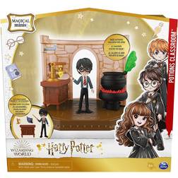 Spin Master Wizarding World Harry Potter Magical Minis Potions Classroom with Exclusive Harry Potter Figure & Accessories