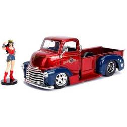 Jada Toys 253255010 DC Bombshells 1952 Chevy COE Pickup Car Toy Car from Diecast, Doors, Boot & Bonnet to Open, Includes Wonder Woman Figure, 1:24 Scale, Red/Blue