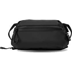 Wandrd Tech Bag Medium Black 2.0