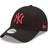 New Era New York Yankees 9FORTY Cap - Black/Bright Rose (12745561)